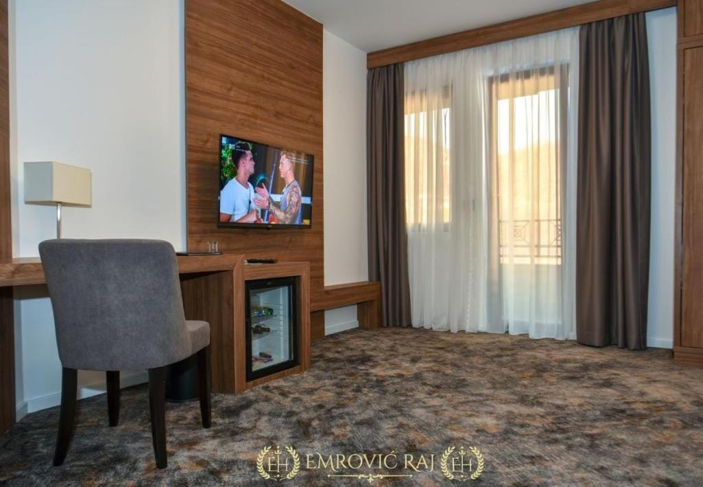 Hotel Emrovic Raj Novi Pazar Esterno foto