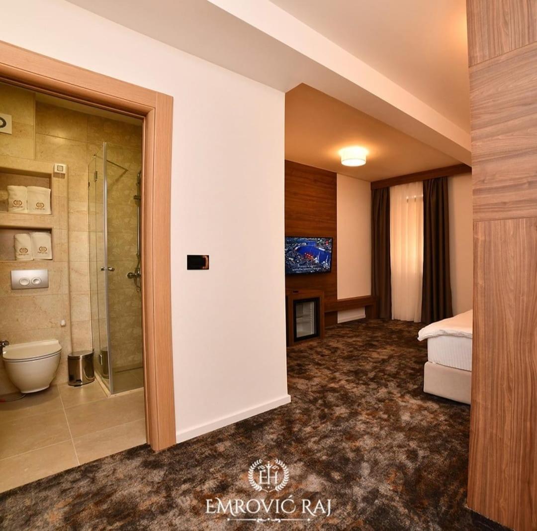 Hotel Emrovic Raj Novi Pazar Esterno foto
