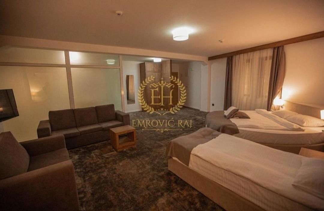 Hotel Emrovic Raj Novi Pazar Esterno foto