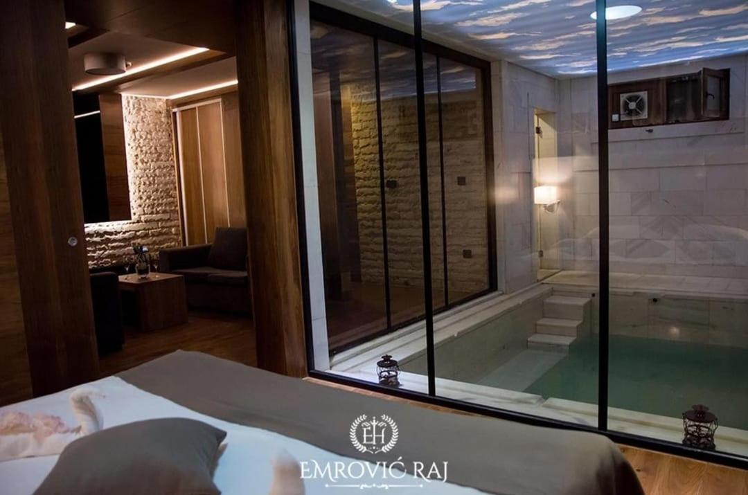 Hotel Emrovic Raj Novi Pazar Esterno foto