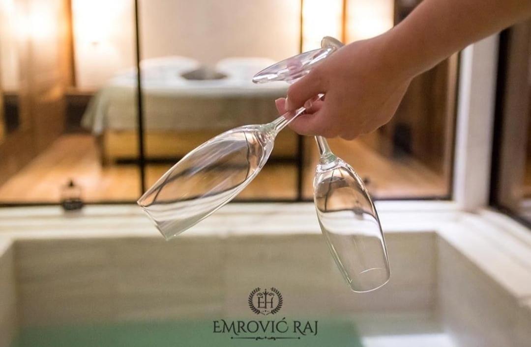 Hotel Emrovic Raj Novi Pazar Esterno foto
