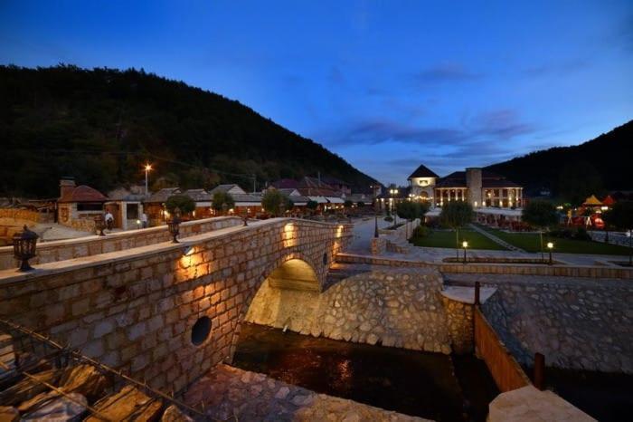 Hotel Emrovic Raj Novi Pazar Esterno foto
