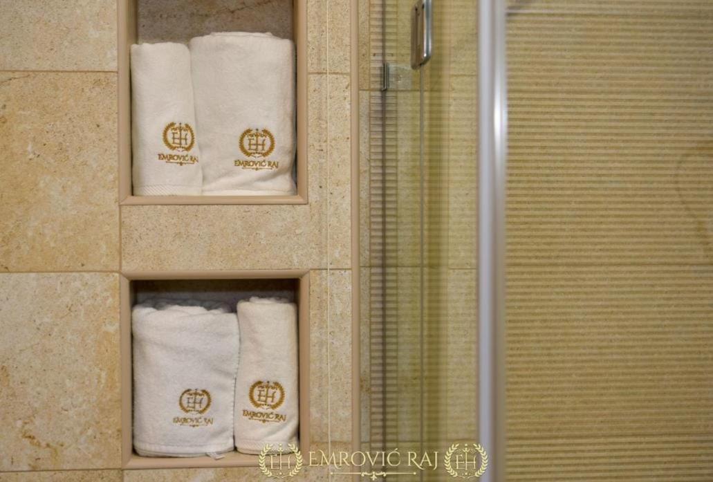 Hotel Emrovic Raj Novi Pazar Esterno foto