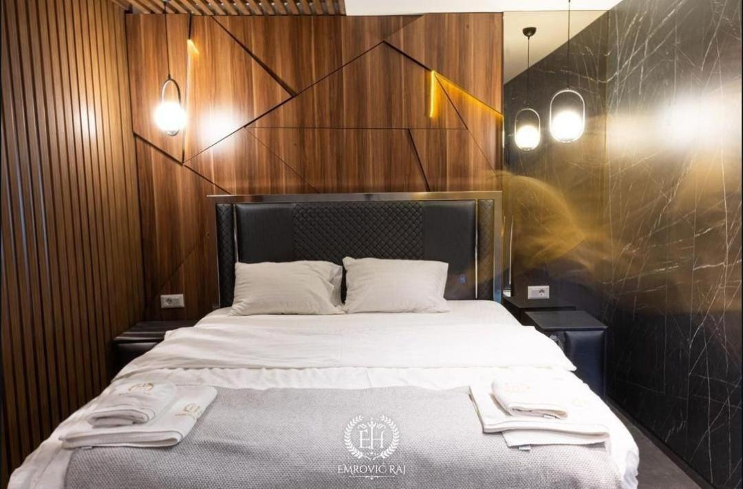 Hotel Emrovic Raj Novi Pazar Esterno foto