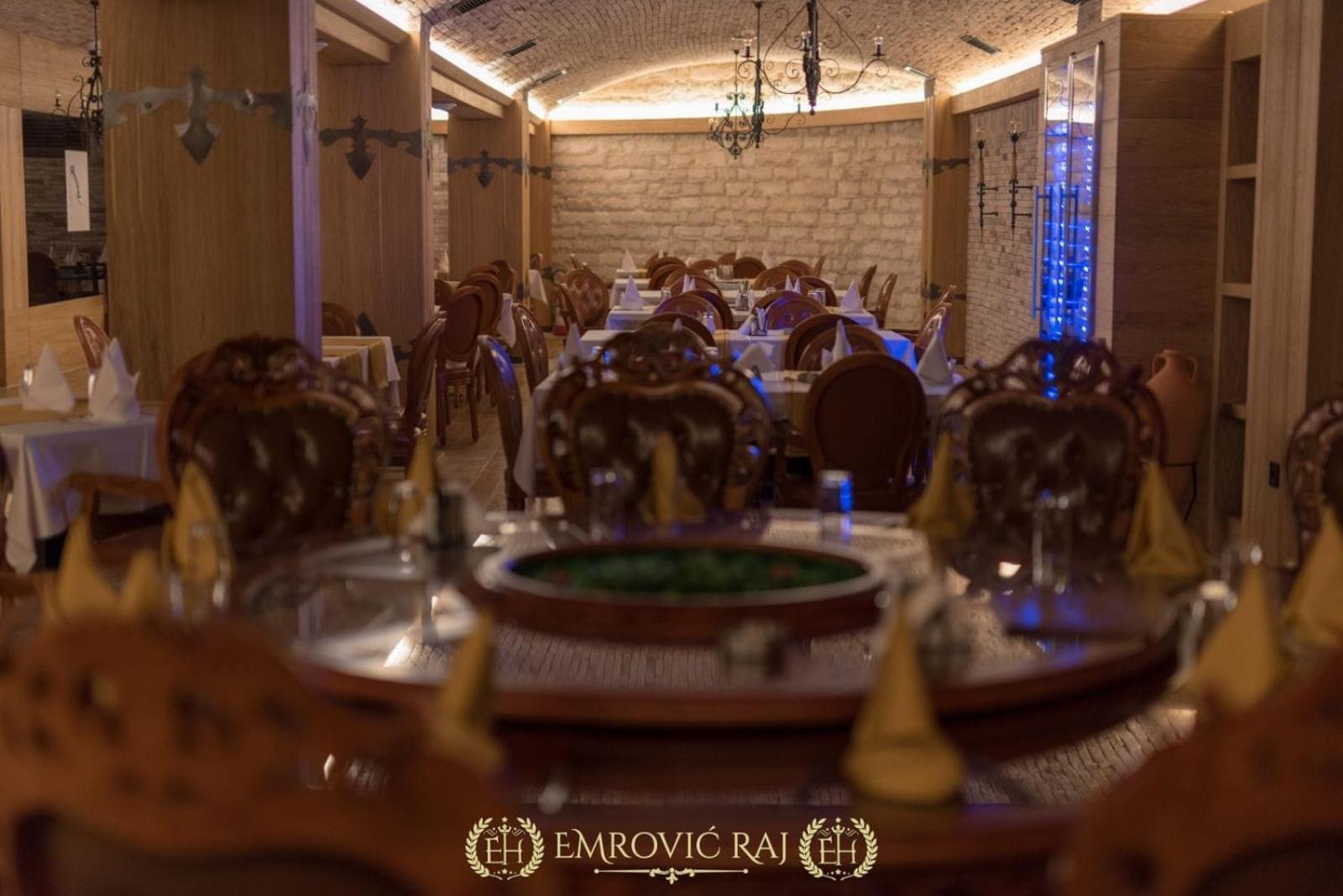 Hotel Emrovic Raj Novi Pazar Esterno foto